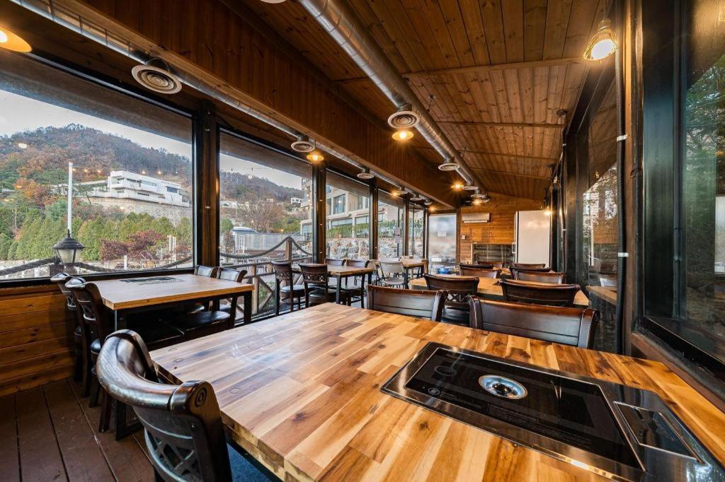 Hotel Haus Gapyeong Exteriör bild
