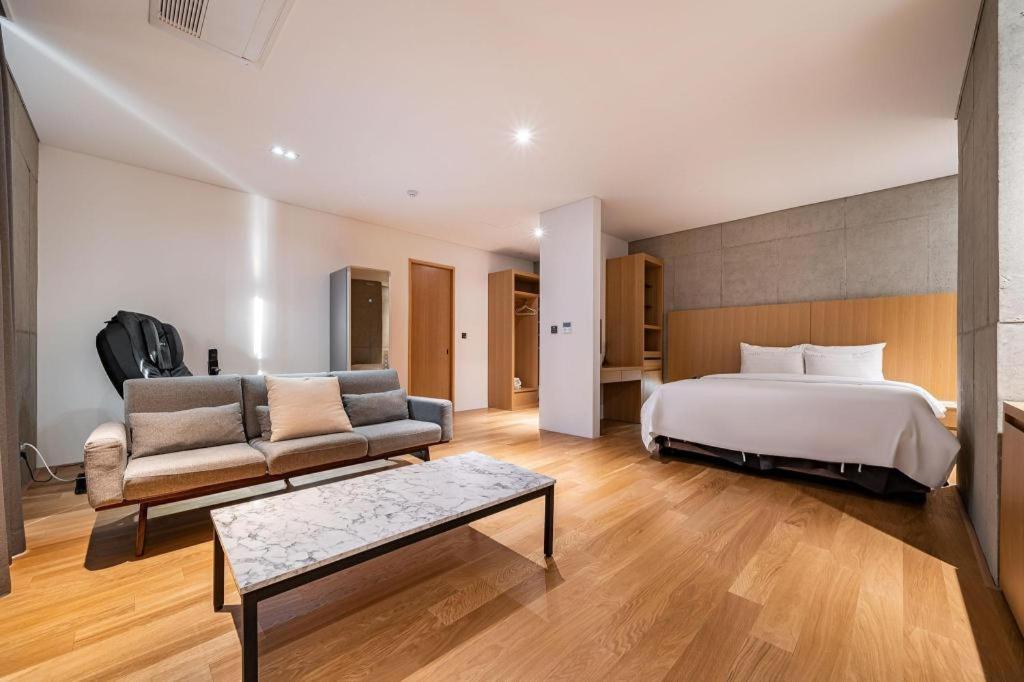 Hotel Haus Gapyeong Exteriör bild